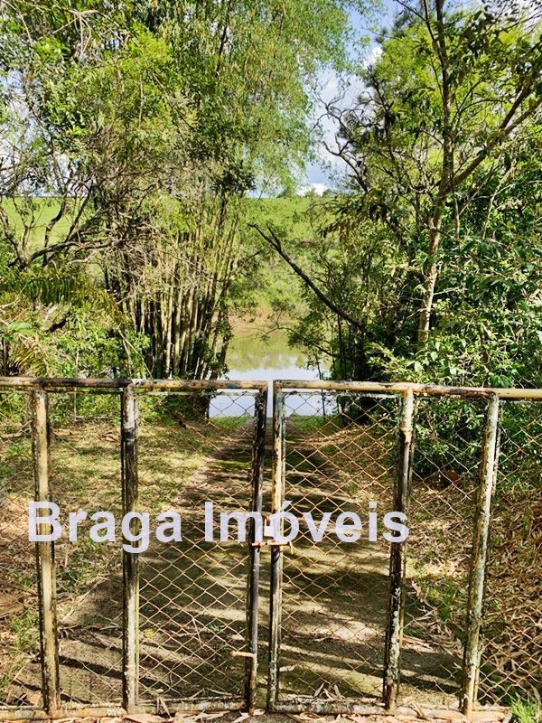 Rampa de acesso a represa